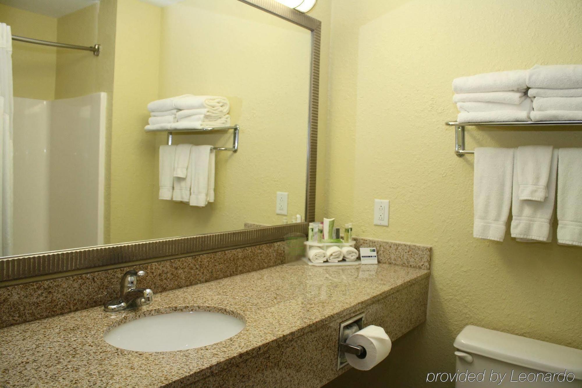 Holiday Inn Express Winfield - Teays Valley Hurricane Exterior foto
