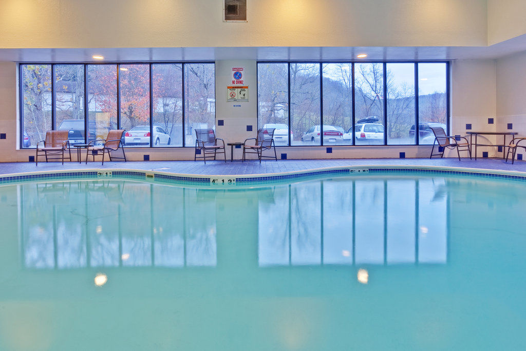 Holiday Inn Express Winfield - Teays Valley Hurricane Instalações foto